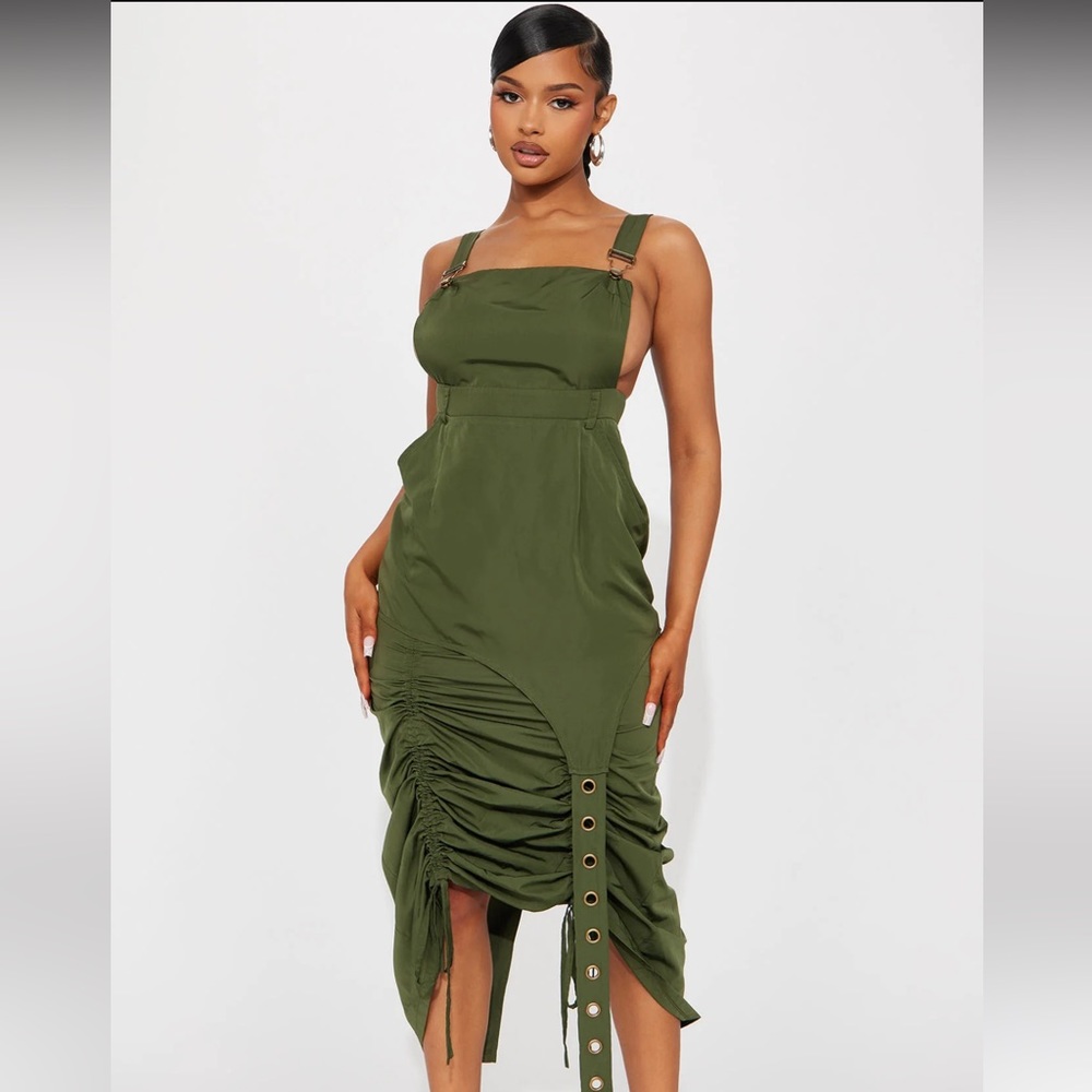 Parachute dress in olive